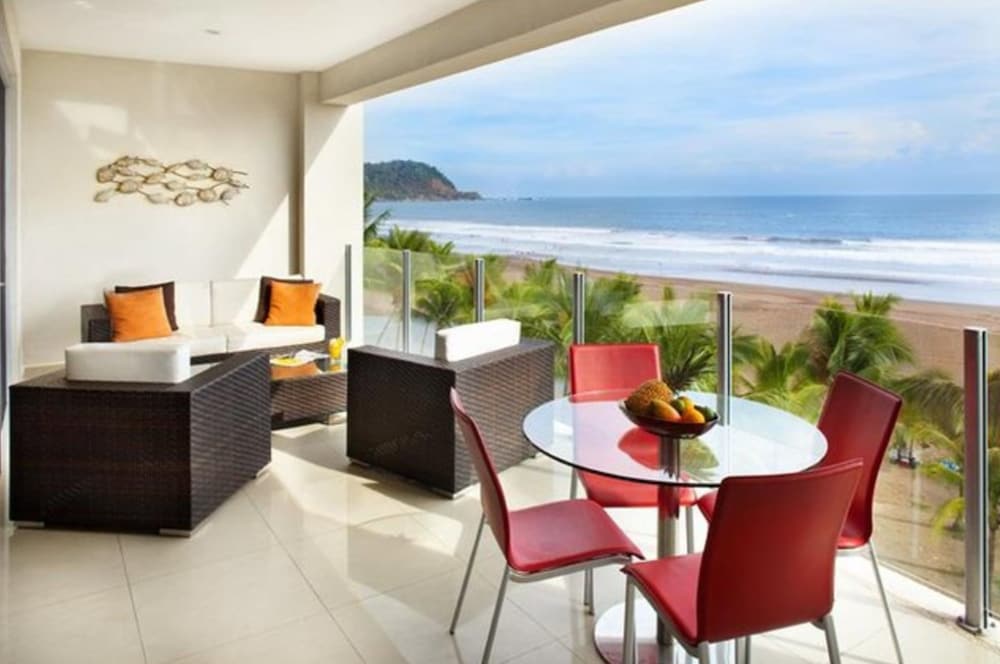 Best In Jaco Diamante Del Sol 23/50