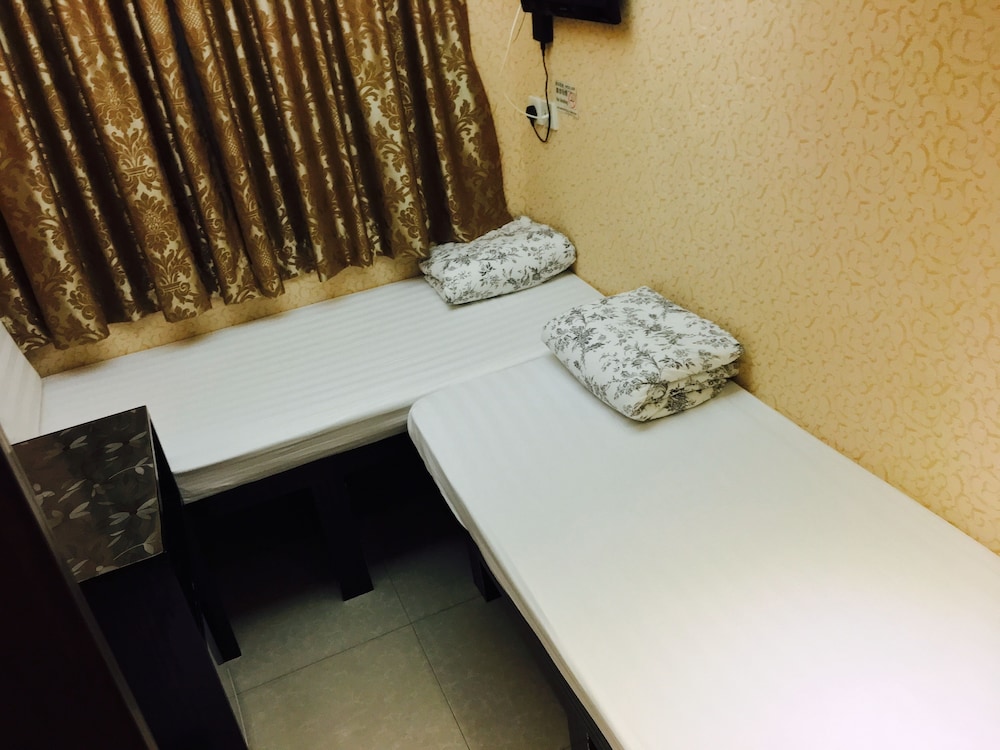 Modern Hotel 58/76