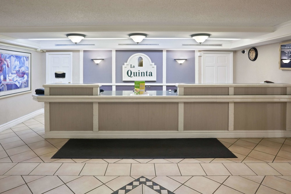 La Quinta Inn Omaha West 5/29