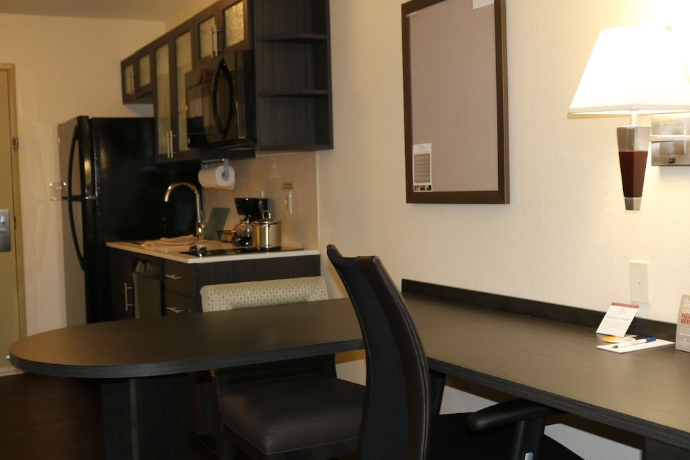 CANDLEWOOD SUITES GOODLETTSVILLE - NASHVILLE 39/41