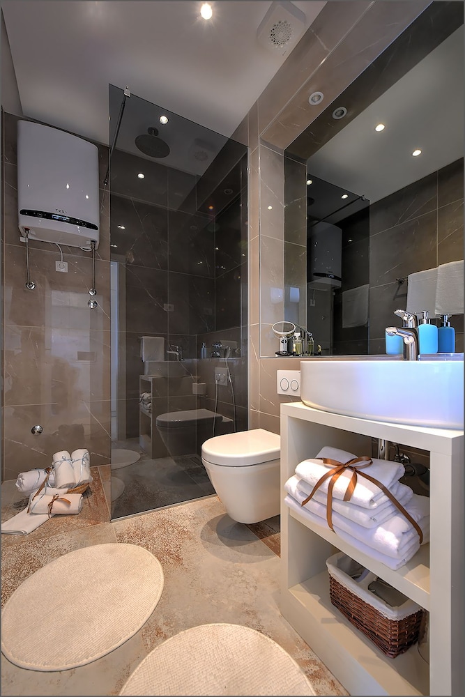 Via Porto Rooms 47/49