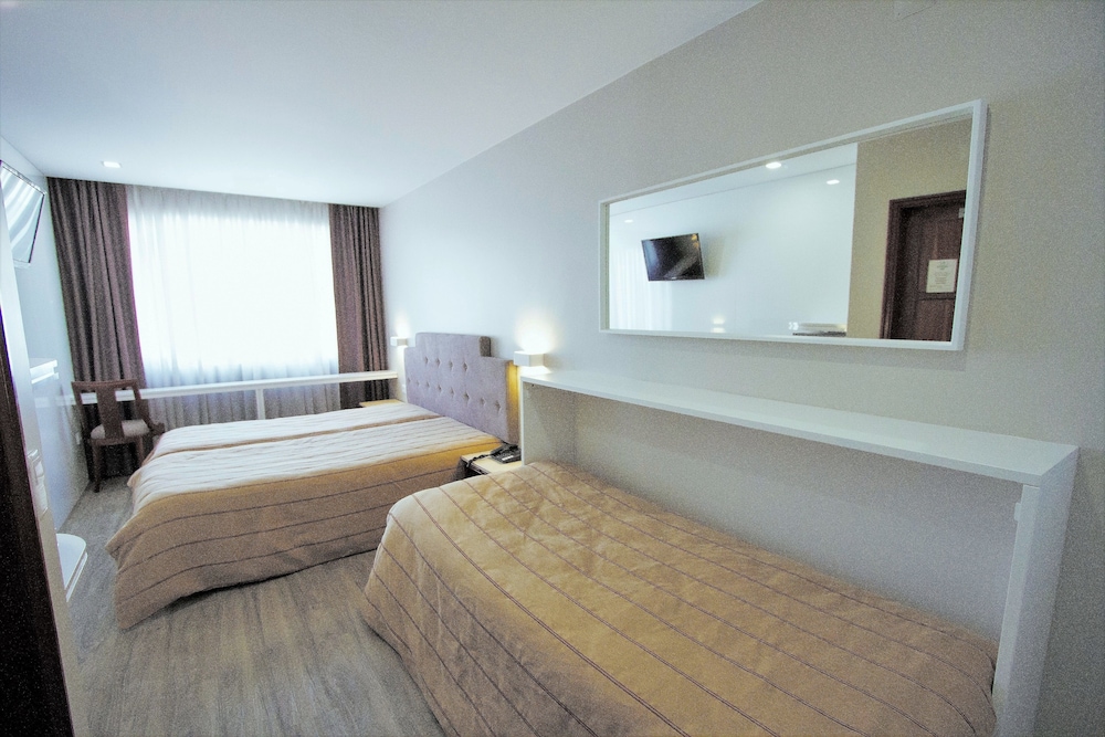 Hotel Avenida 4/78