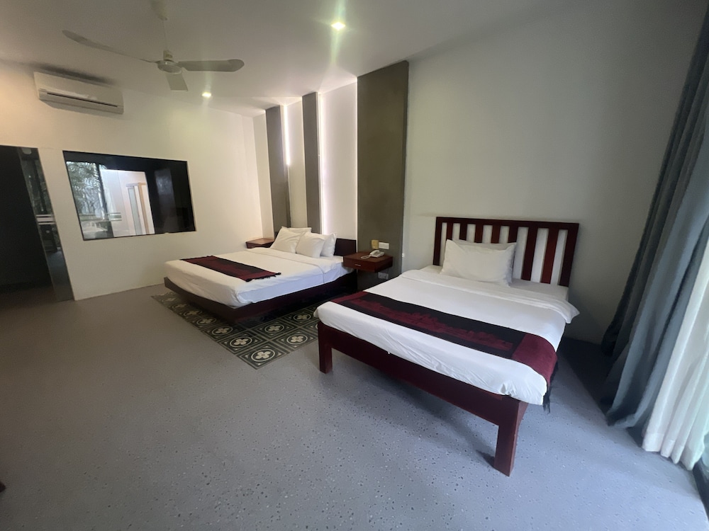 Garden, Family, Residence, Studio, Pool Side