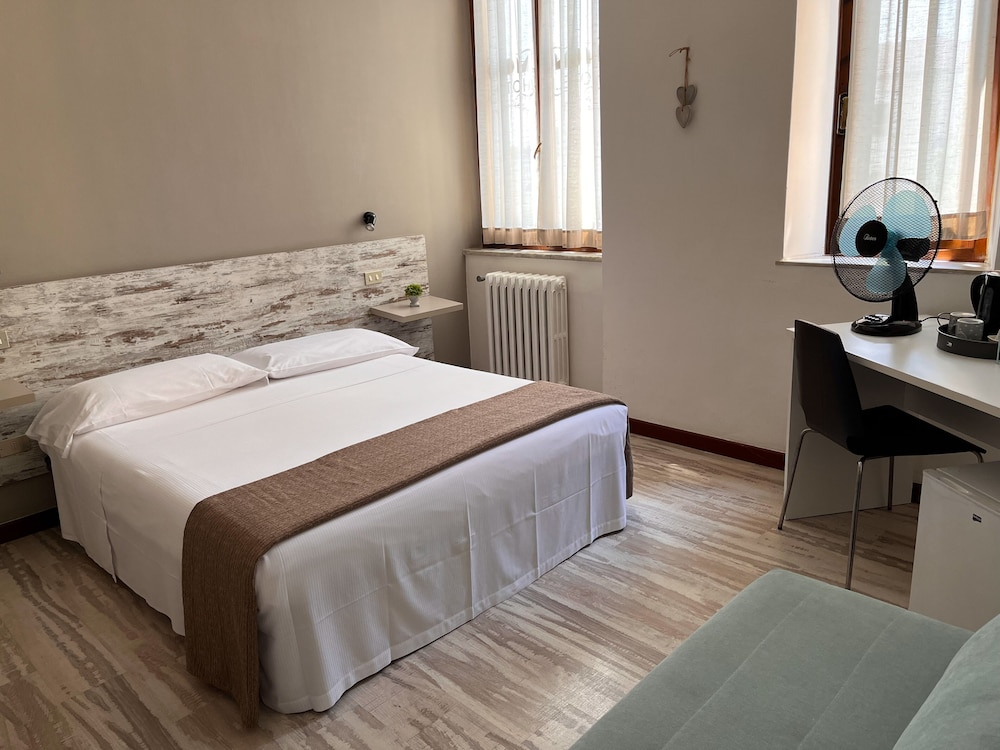 1 BEDROOM, CLASSIC, DOUBLE BED