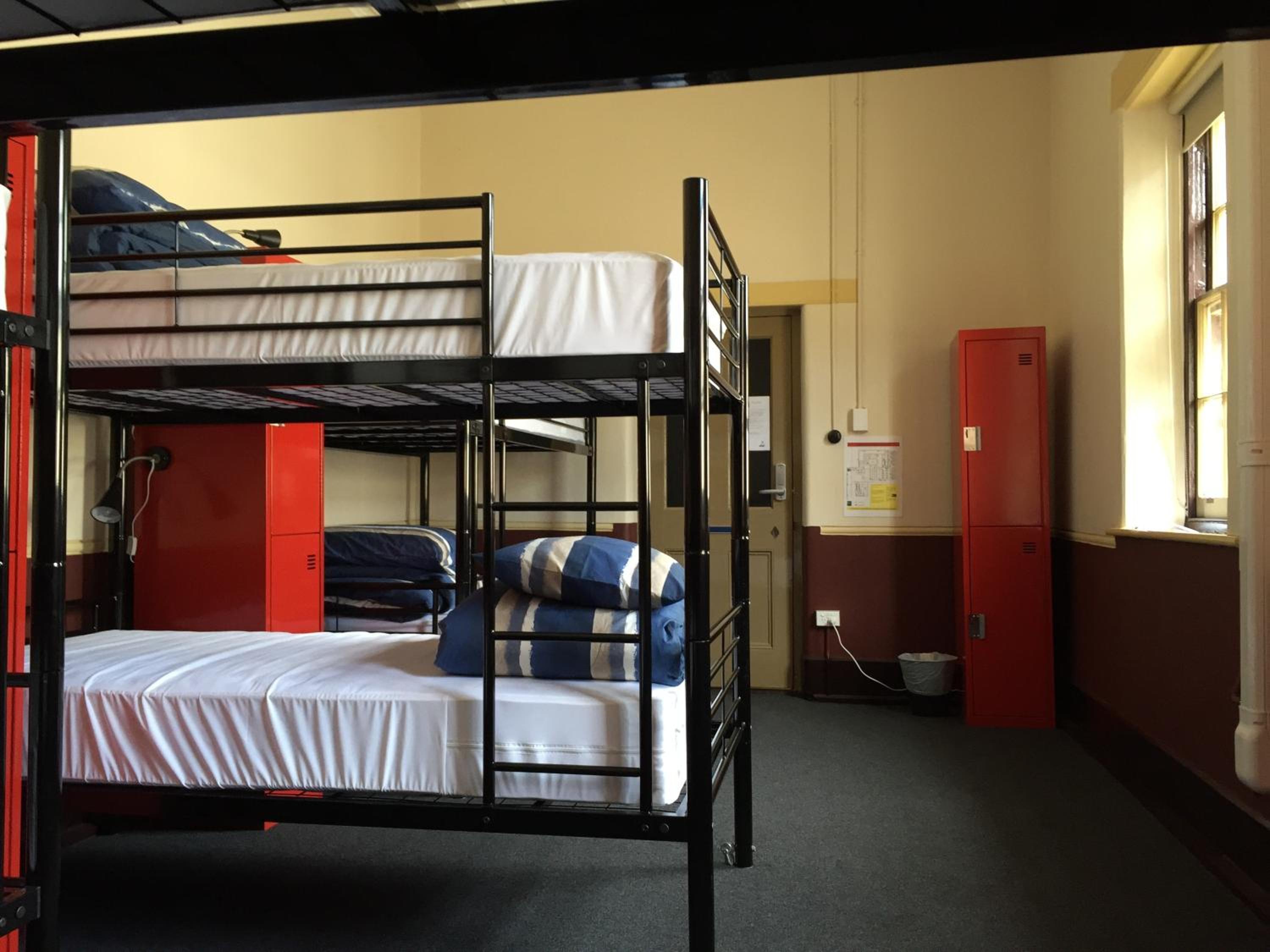 Mixed Dorm, 8 Beds