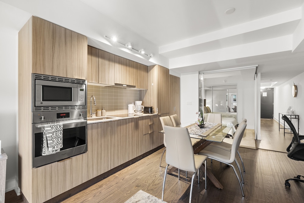 The Britt Condos in Downtown Toronto 25/35