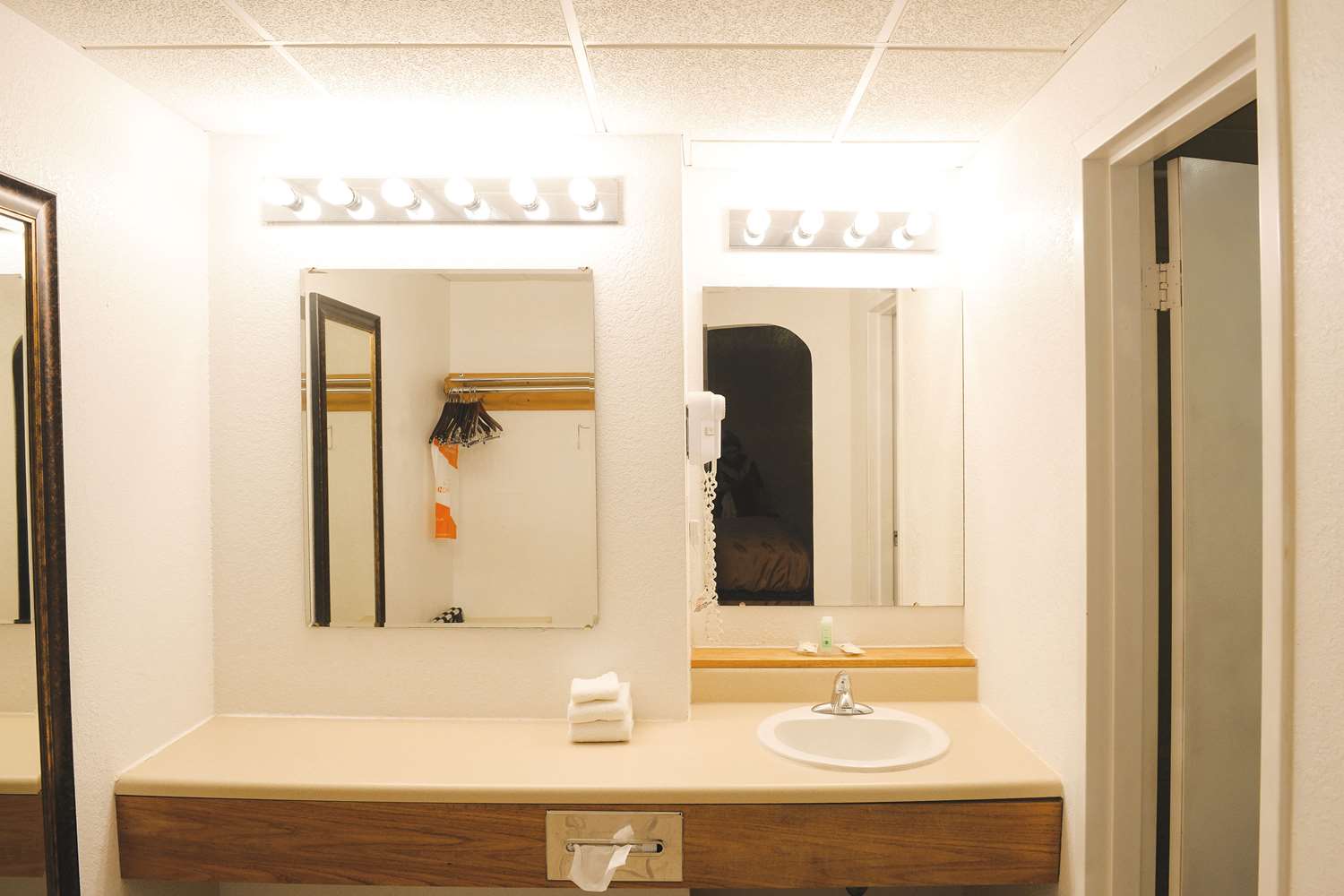 Quality Inn and Suites Ames Conference Center Near ISU Campus 6/48