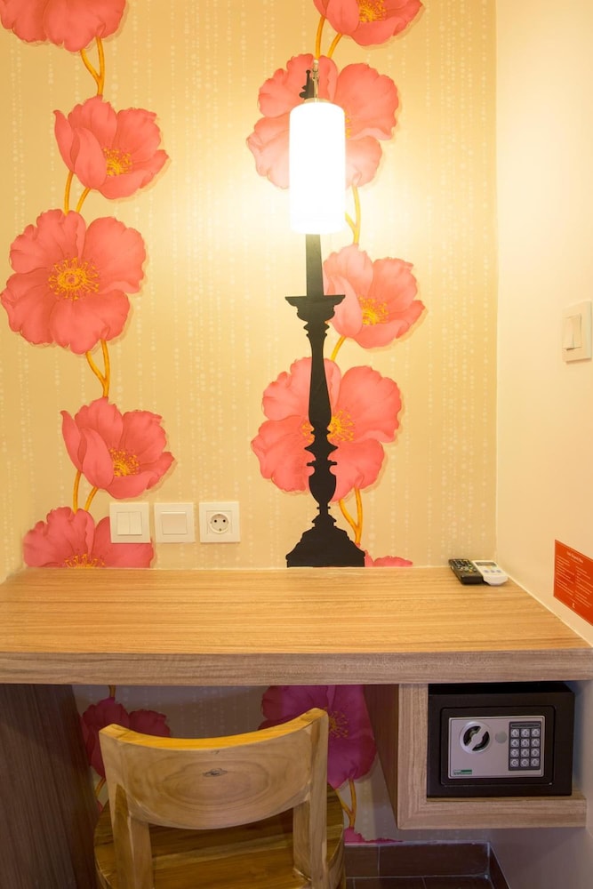 deMira Hotel Gubeng Surabaya 8/26