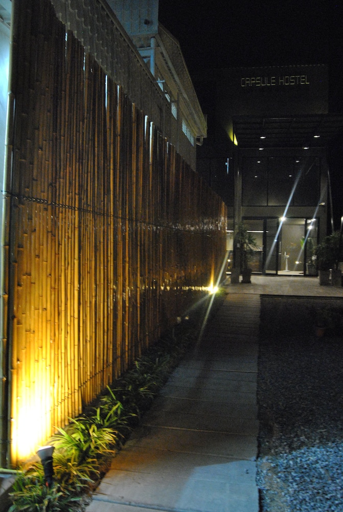 Capsule Hostel Chiangkhan 17/19