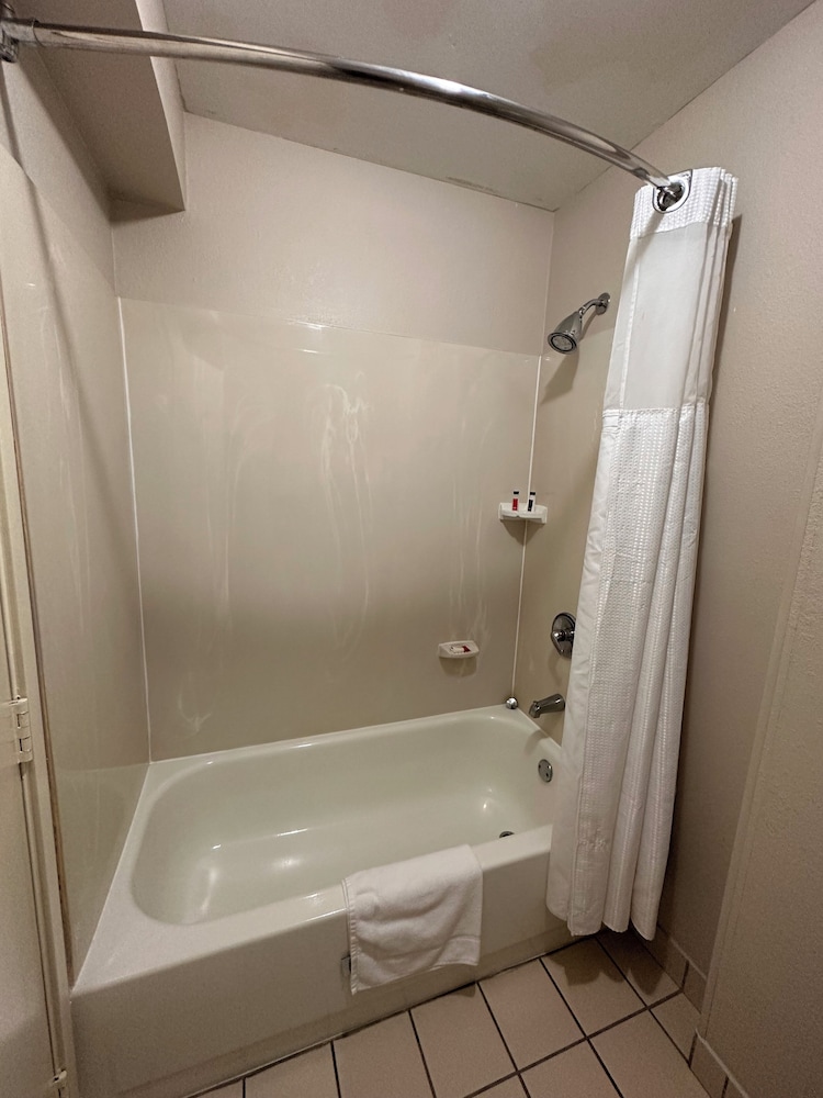 Wingate by Wyndham Dayton North 49/50