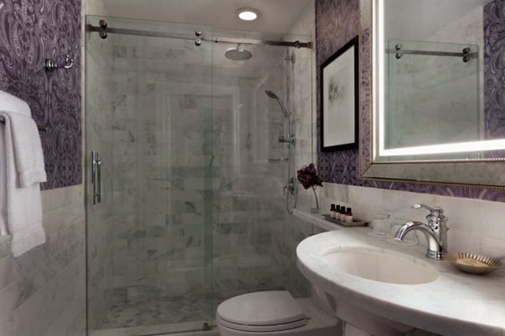 جناح جونيور بسرير كوين مع أريكة، Claremont Resort & Club 2/3