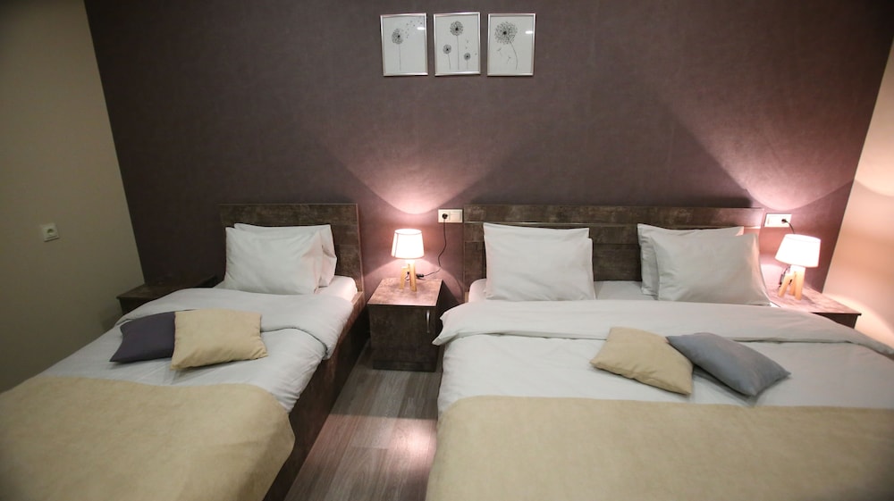 Nabadi Hotel 23/68