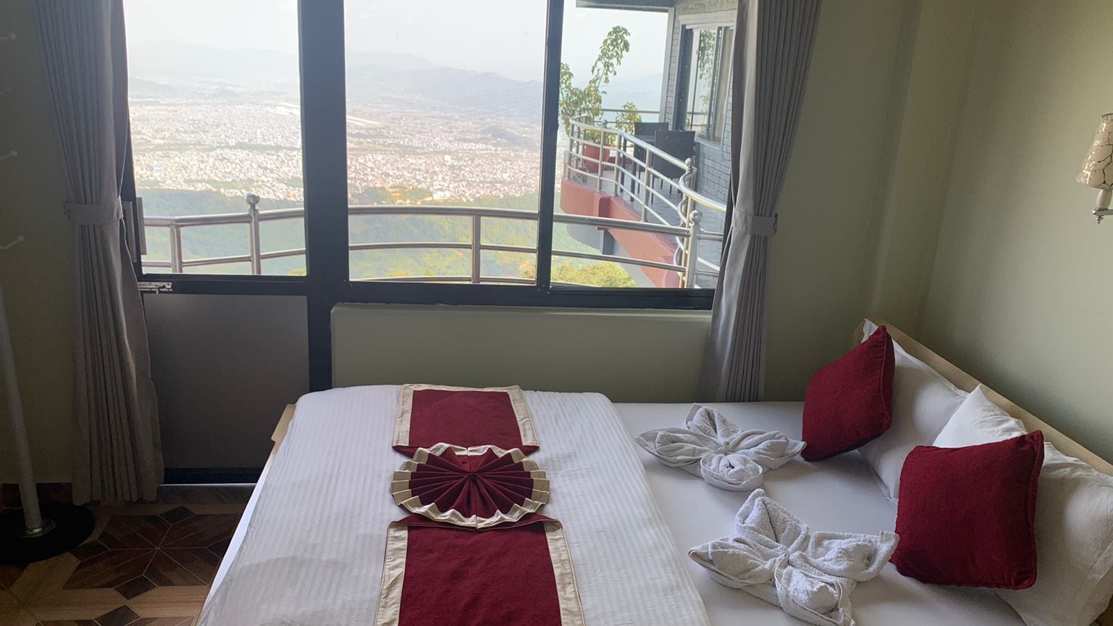 1 BEDROOM, DOUBLE BED, VALLEY VIEW