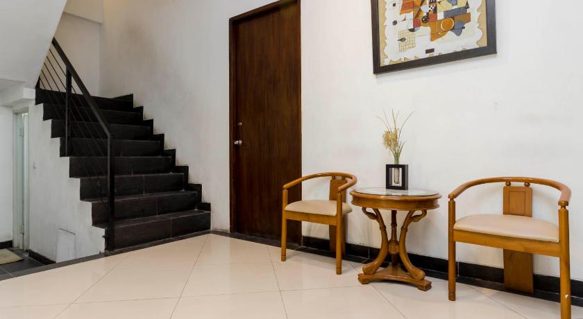 Reddoorz Plus Pasar Baru 30/43