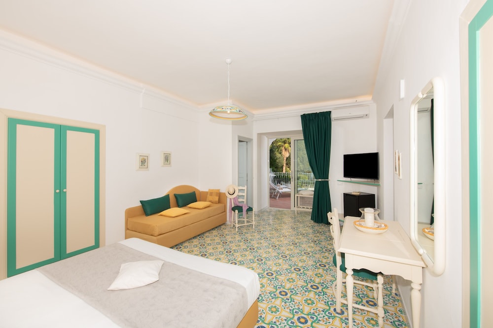 Grand Hotel Tritone 22/76