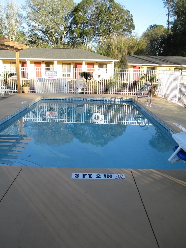 Americas Best Value Inn Starke 1/14