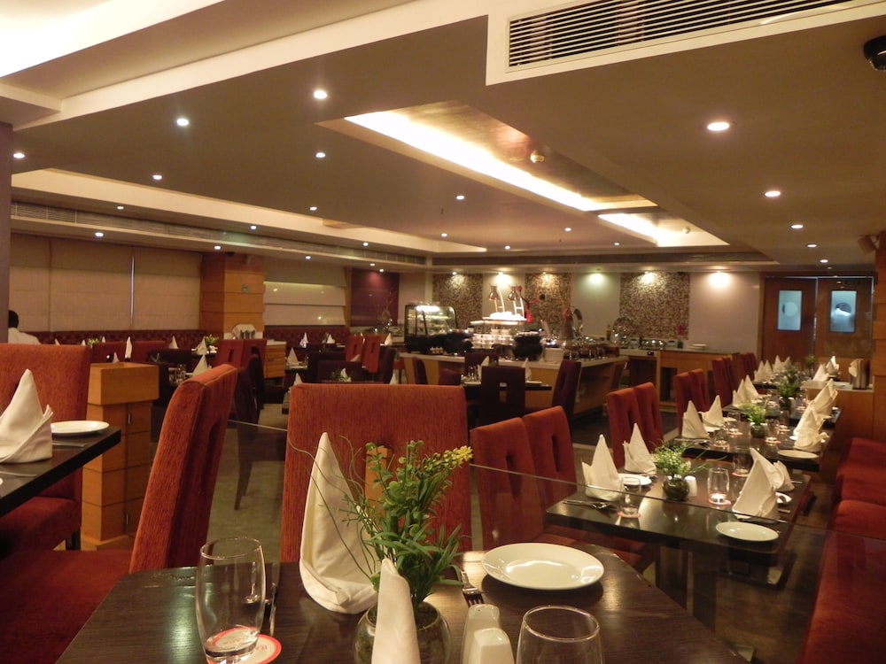 Ramada by Wyndham Ahmedabad 35/46