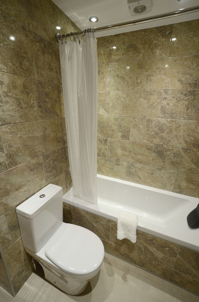 Harboro Hotel 33/33