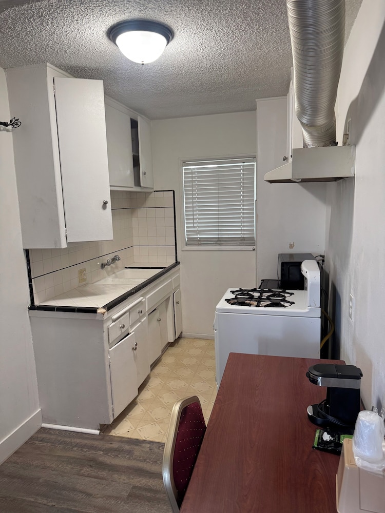 Holiday Lodge 37/57
