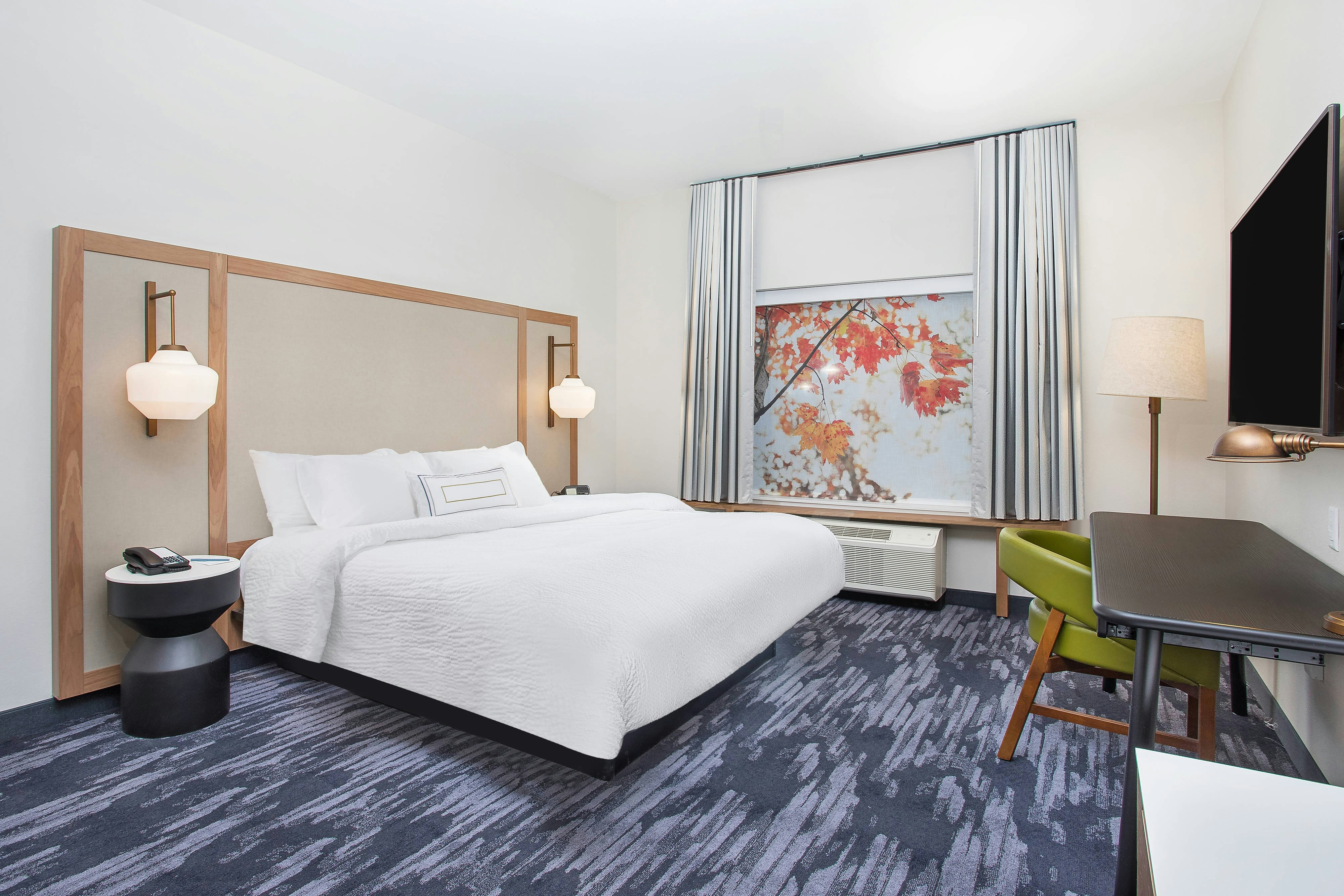 ROOM, KING BED