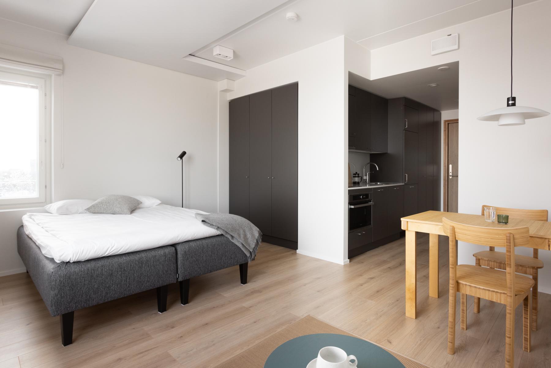 Medium, Studio, Queen Bed, High Floor
