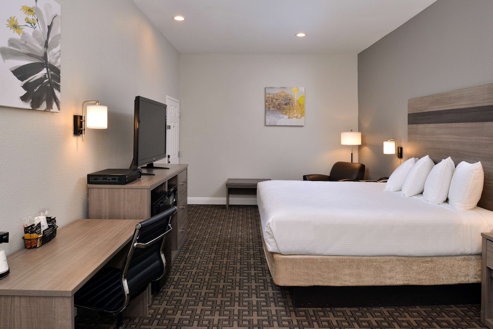 Best Western Kettleman City Inn & Suites 26/45