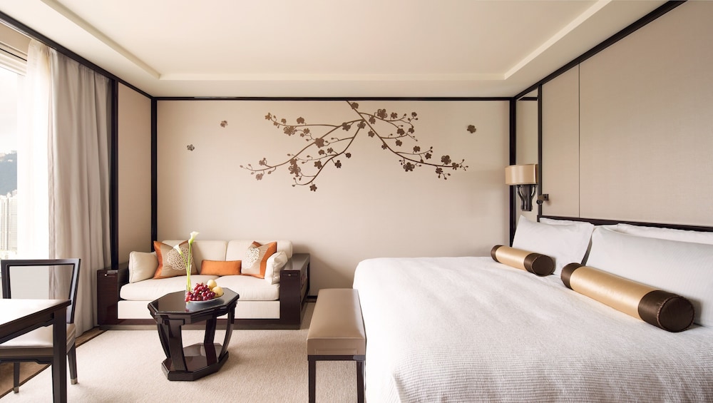 GRAND, DELUXE, KING BED