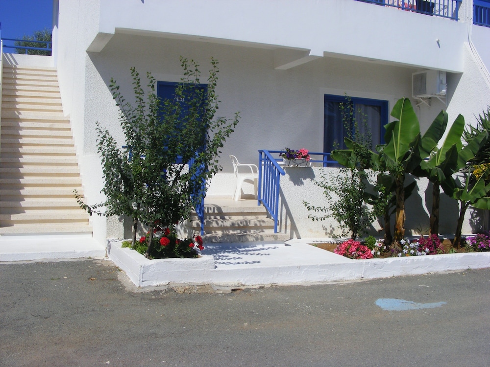 Flokkas Hotel Apartments 32/50