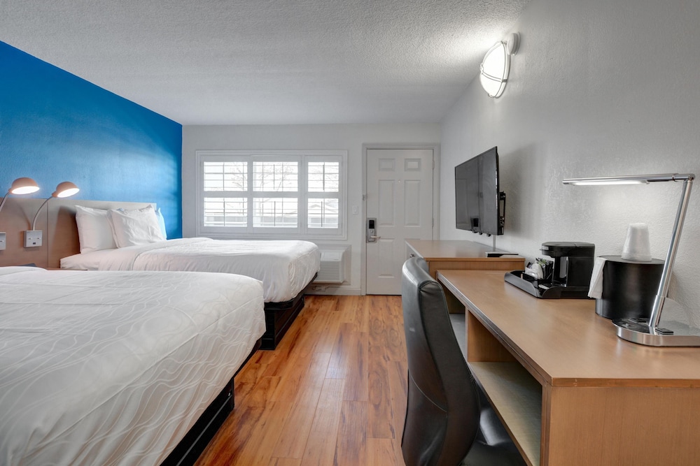 Budget Inn of America 28/65