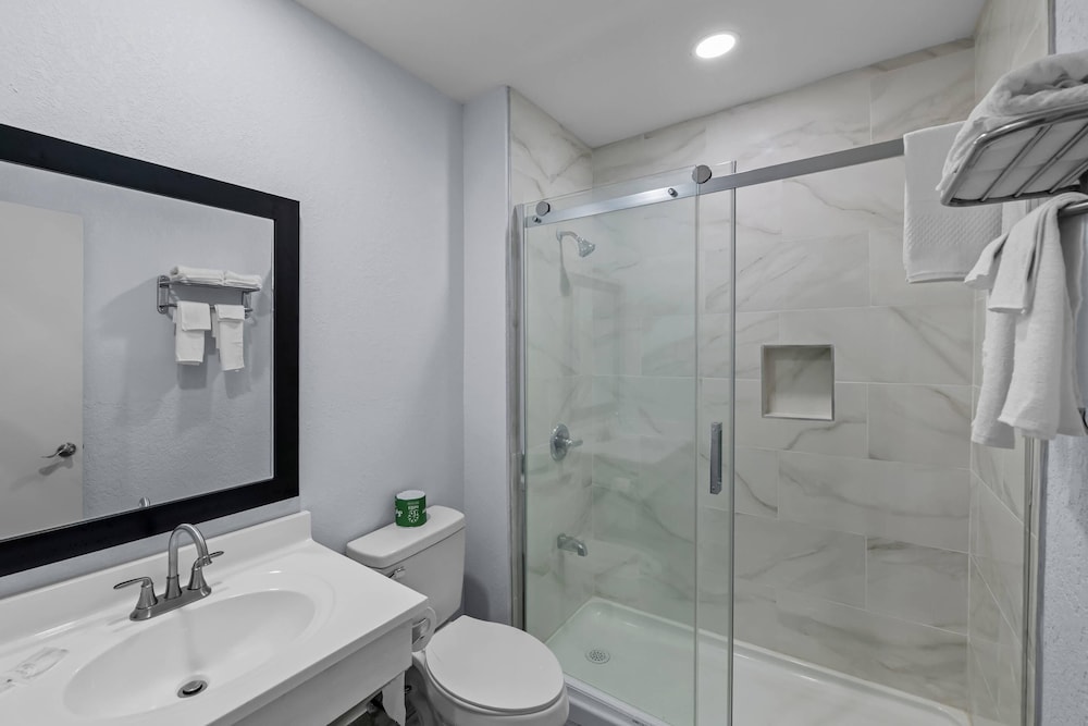 Birchwood Suites 45/50