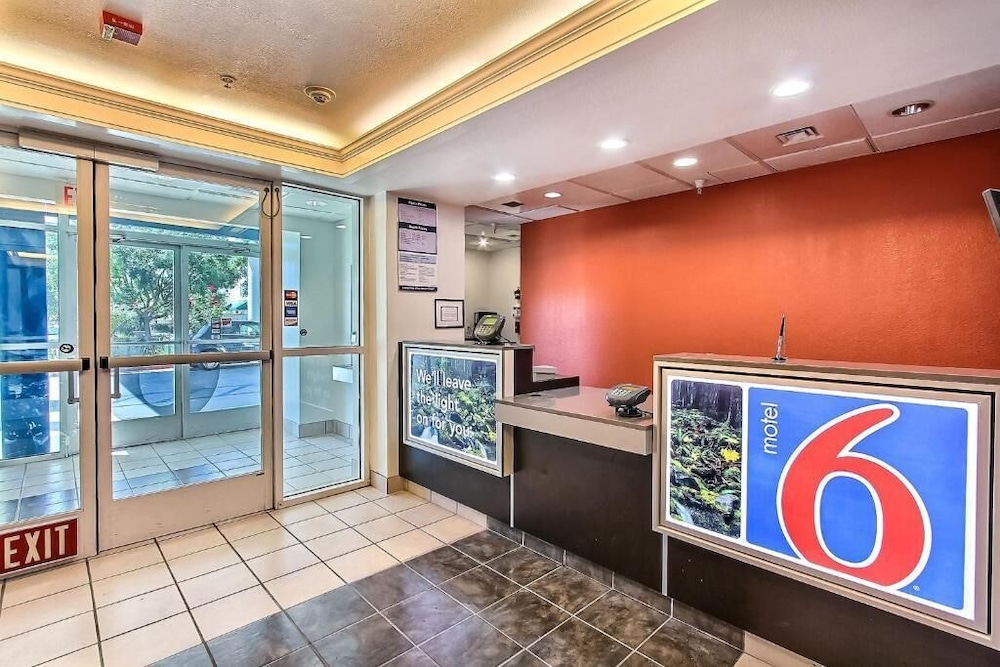 Motel6 Gilroy, CA 11/56