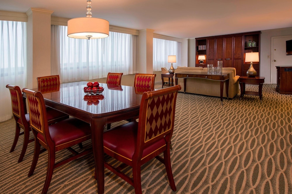 BWI Airport Marriott 24/38