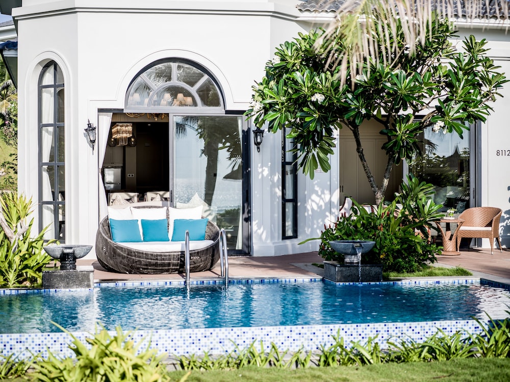 Melia Vinpearl Cam Ranh Beach Resort 11/74