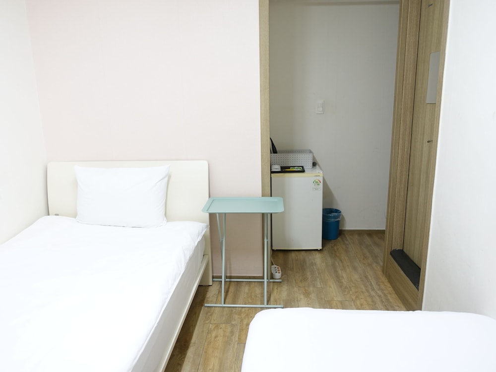 Suncity Guest House 11/25
