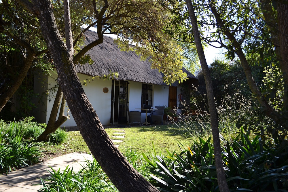 Random Harvest Country Cottages 40/50