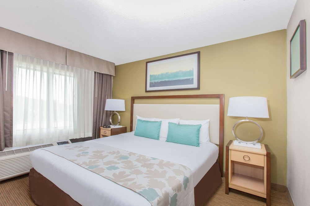 Hawthorn Suites By Wyndham Midwest City Tinker Afb 13/45