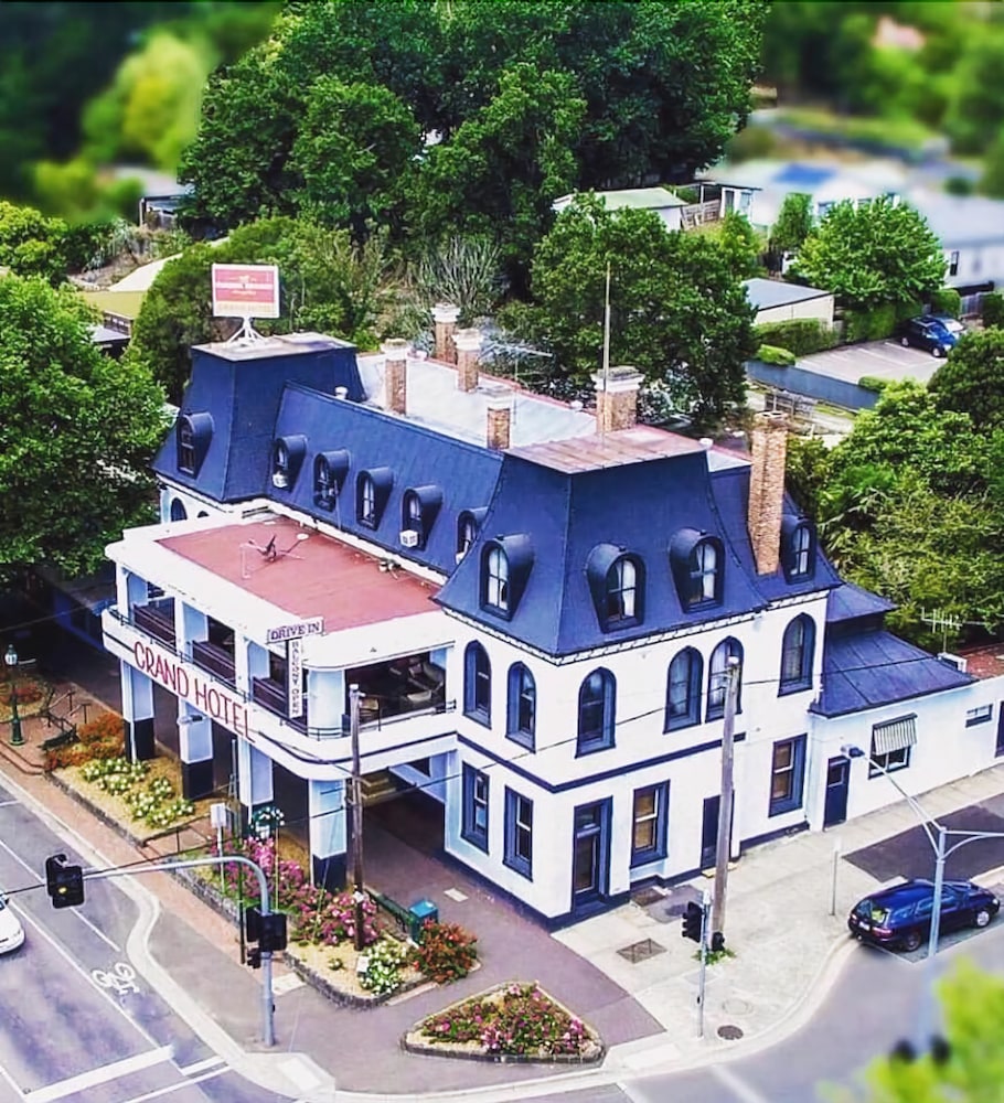The Grand Hotel Healesville 2/47
