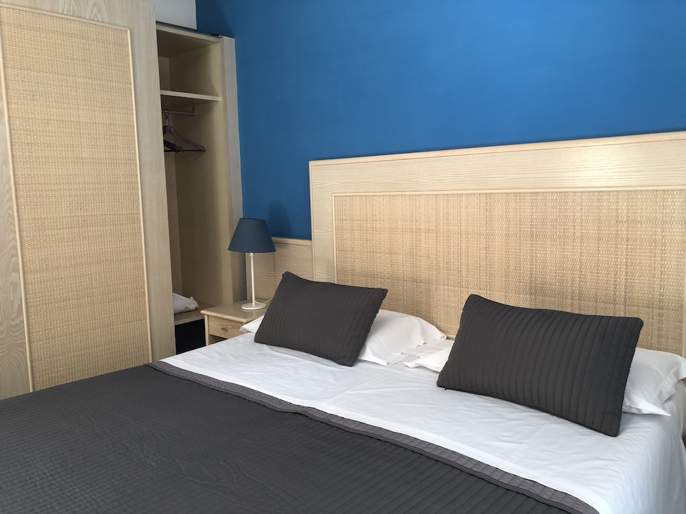 Standard, Single, Double Bed