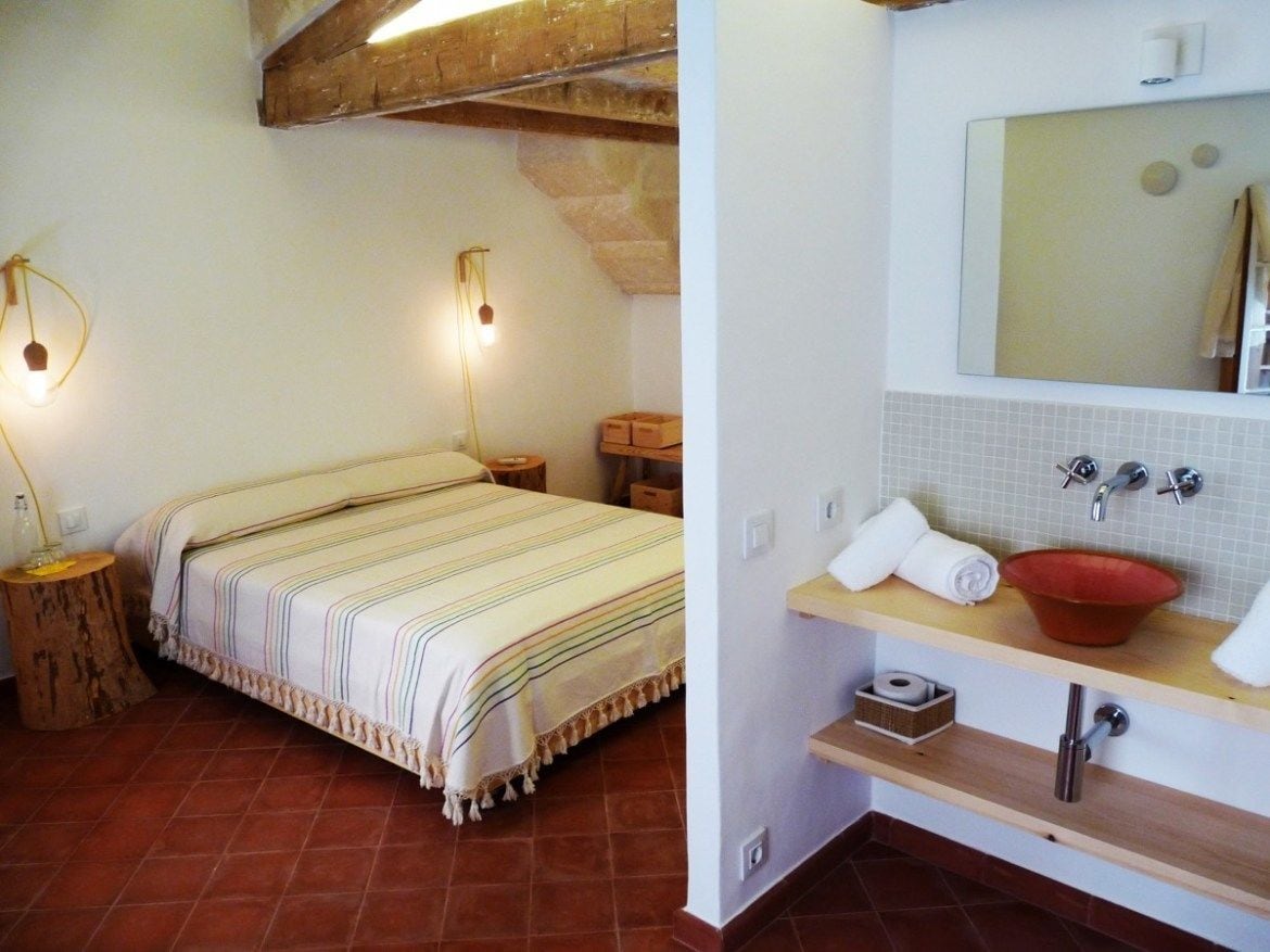 غرفة بسرير مزدوج بغرفة نوم واحدة، Home Hotel Menorca 4/10