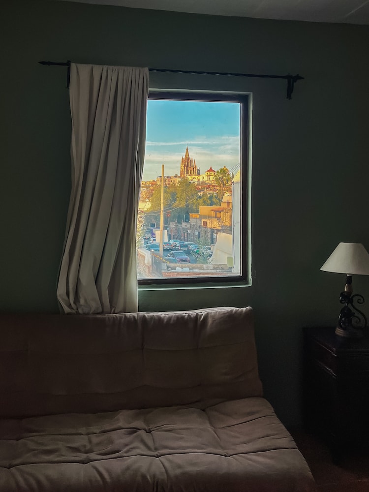 Los Agaves Hotel 46/52