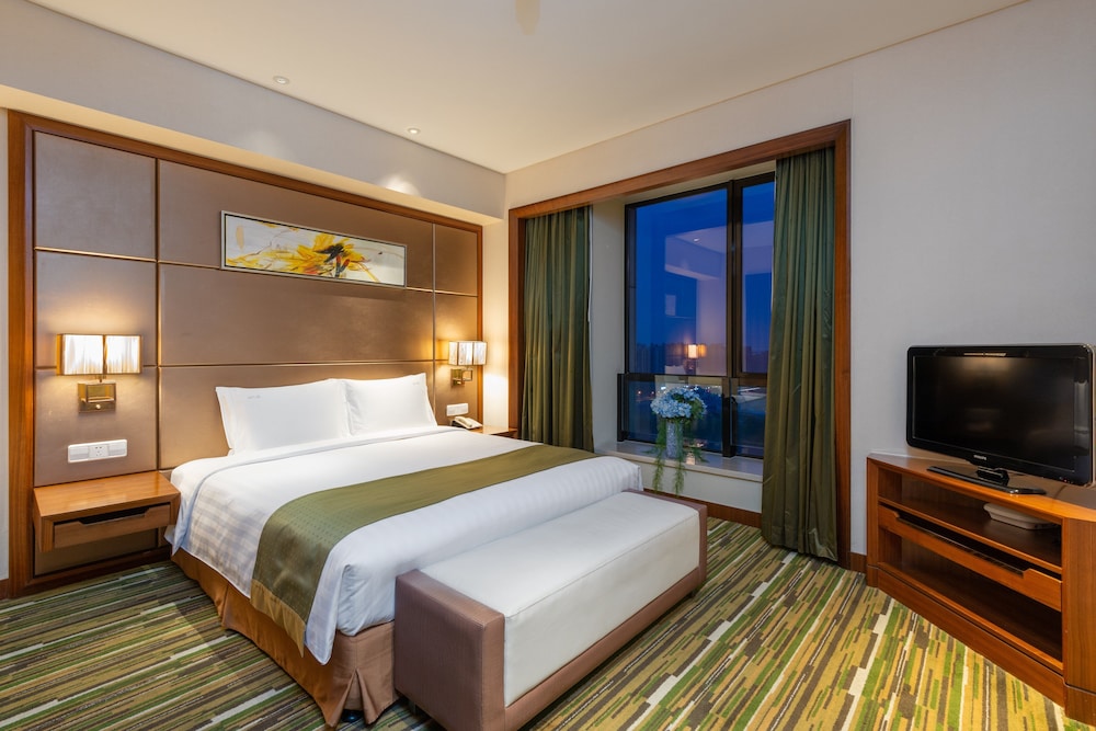 Crowne Plaza Shanghai Jinxiu by IHG 22/74