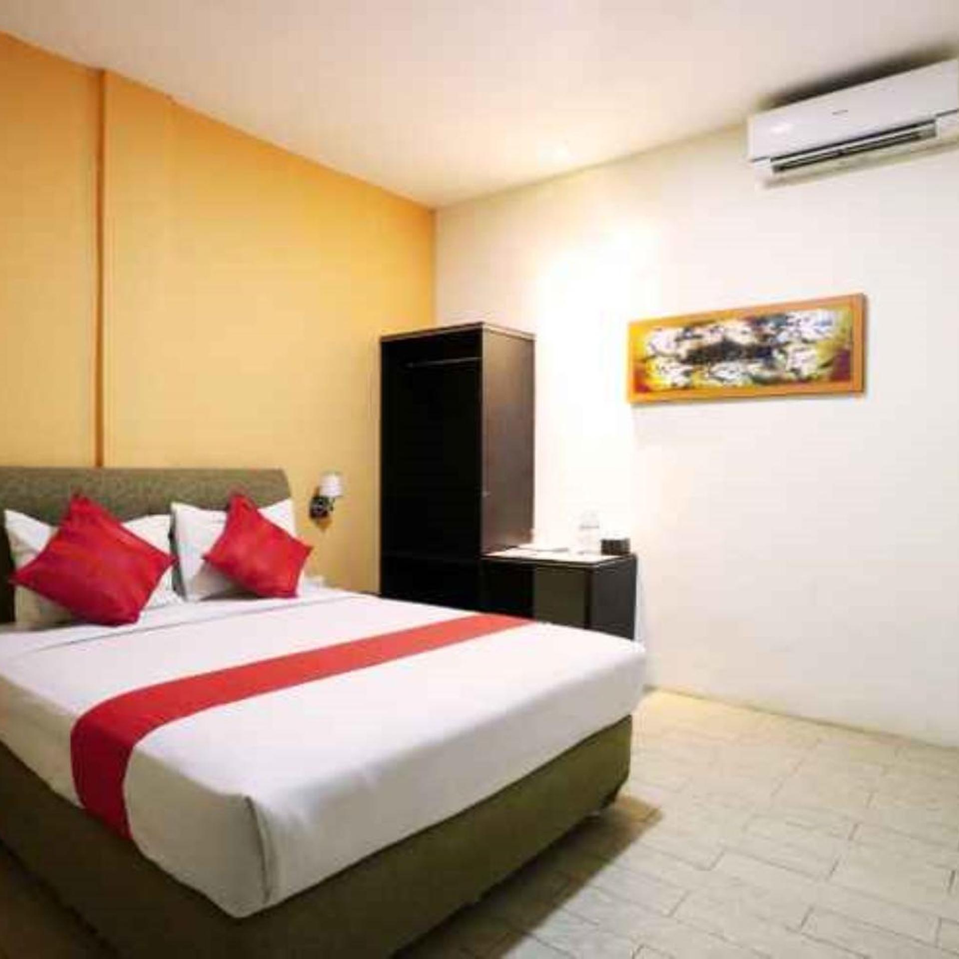 SUPERIOR, QUEEN BED