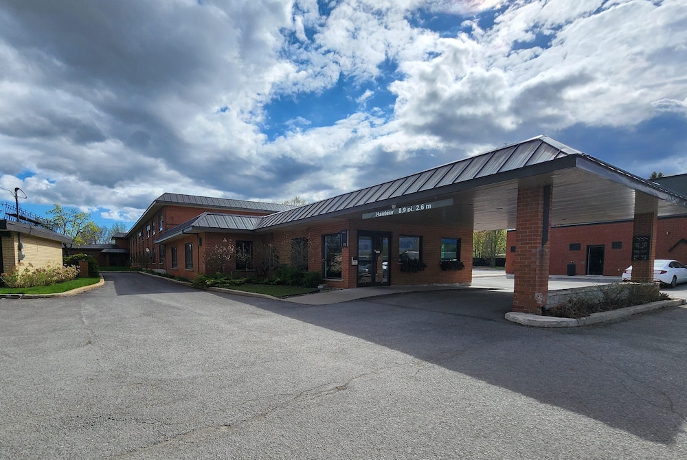 Ramada by Wyndham Laval 52/60