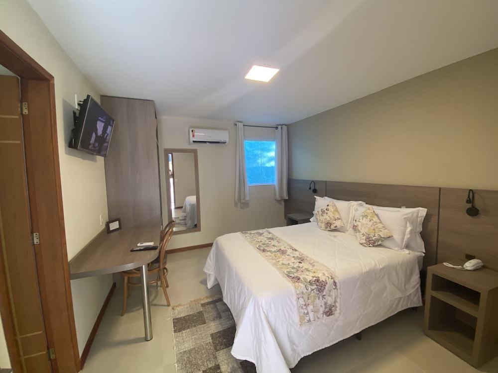 EXECUTIVE, TWIN BEDS