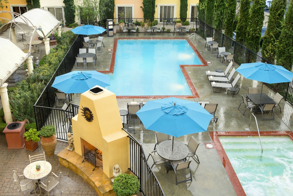 Ayres Hotel Laguna Woods 23/34