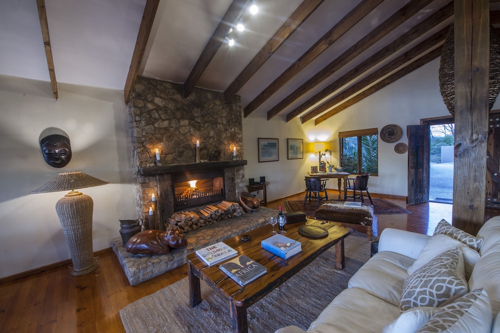 Elephant Hide of Knysna Guest Lodge 23/37