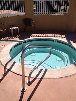 Fairview Inn And Suites Healdsburg 33/65