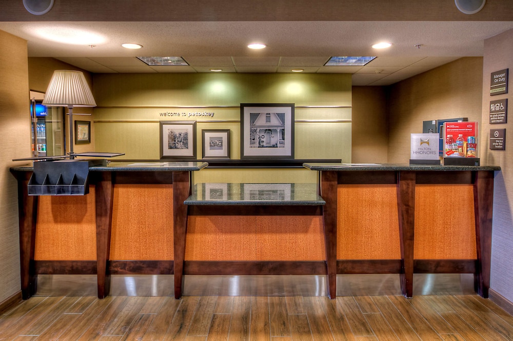 Hampton Inn & Suites by Hilton Petoskey 8/75