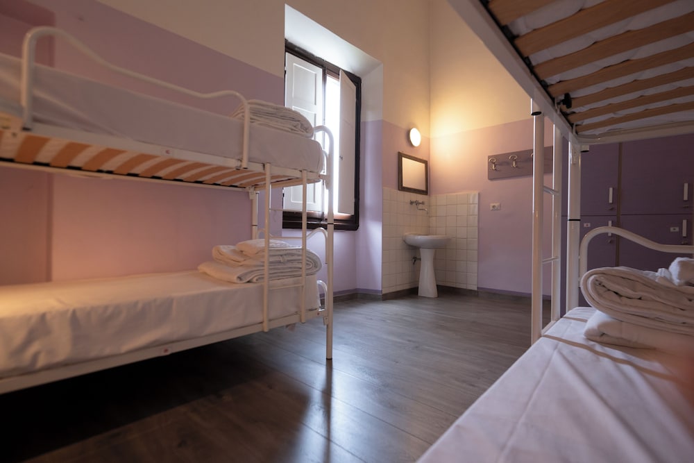 Mixed Dorm, Basic, 4 People, Shared Bathroom