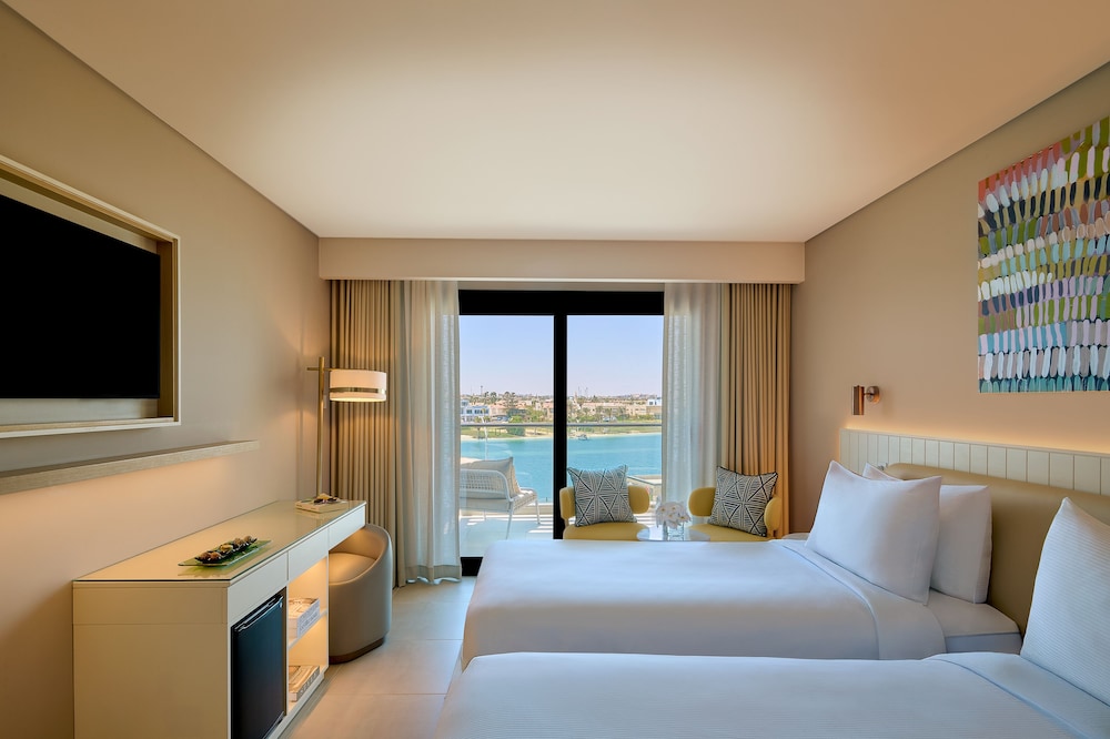 Room, Twin Beds, Lagoon View